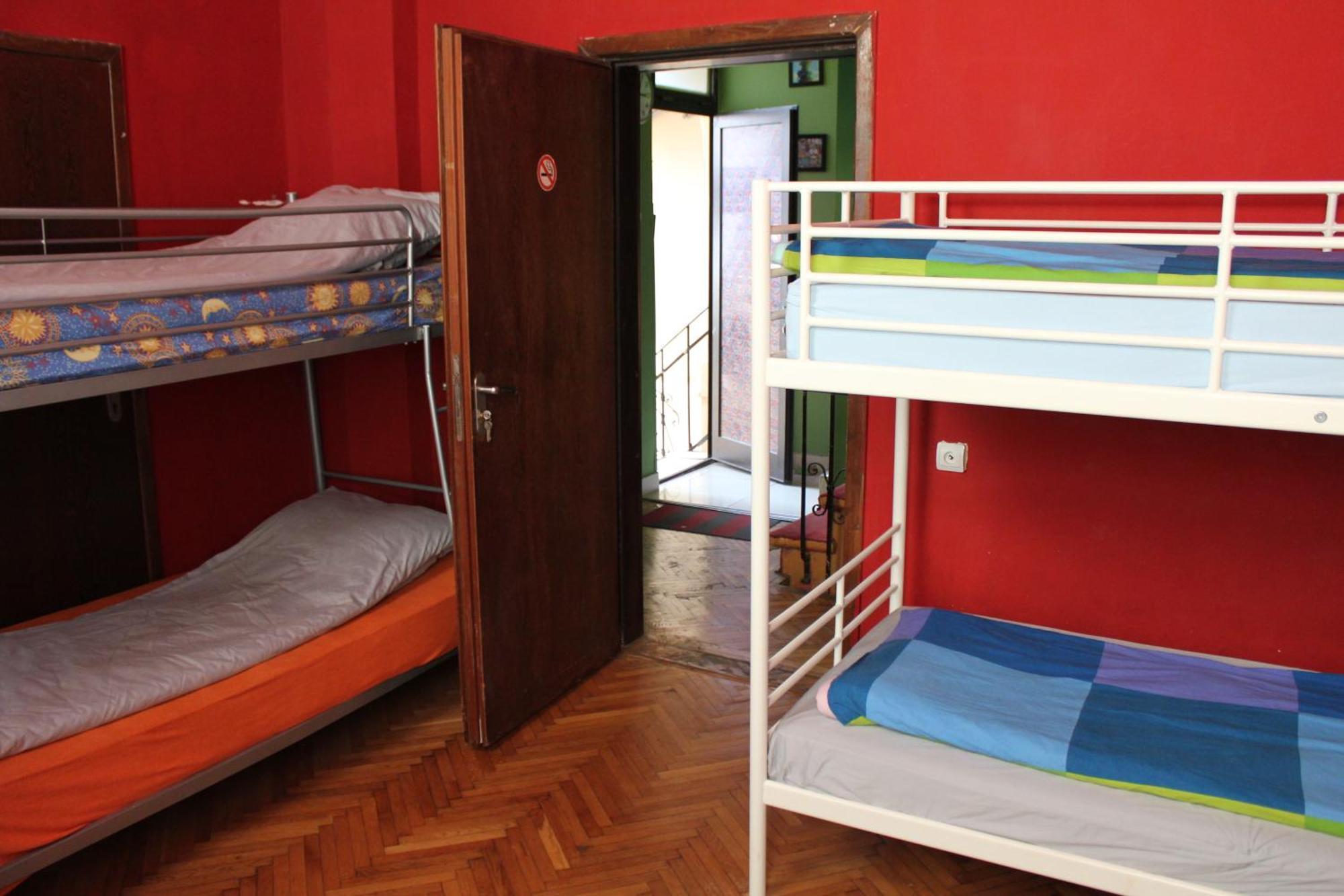 Fun House Hostel บูคาเรสต์ ภายนอก รูปภาพ