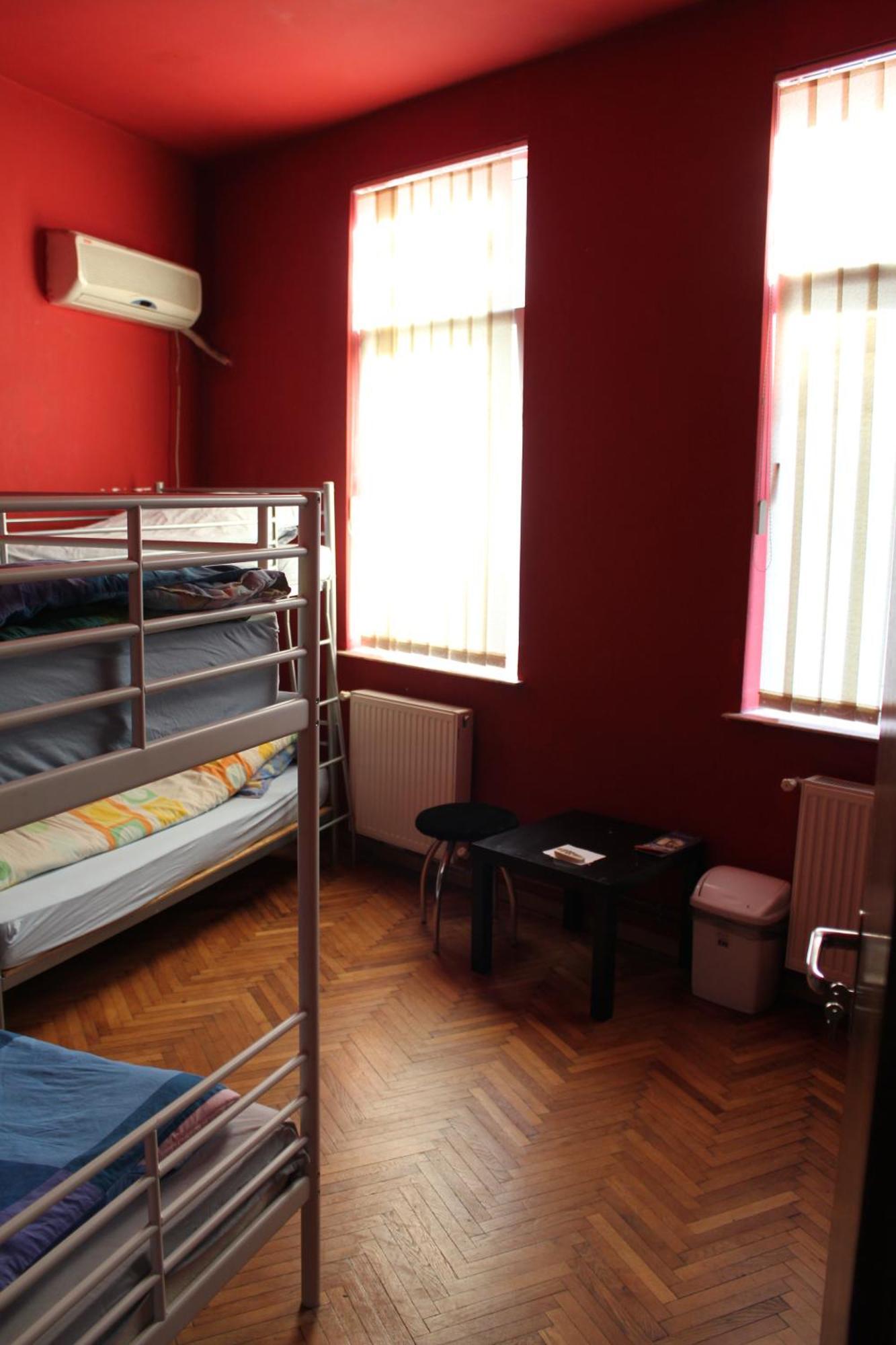 Fun House Hostel บูคาเรสต์ ภายนอก รูปภาพ